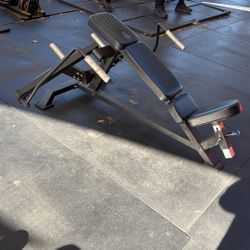 Relentless Pec Fly — Commercial Machine 