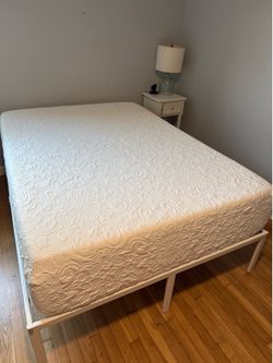 Full size mattress and bedframe