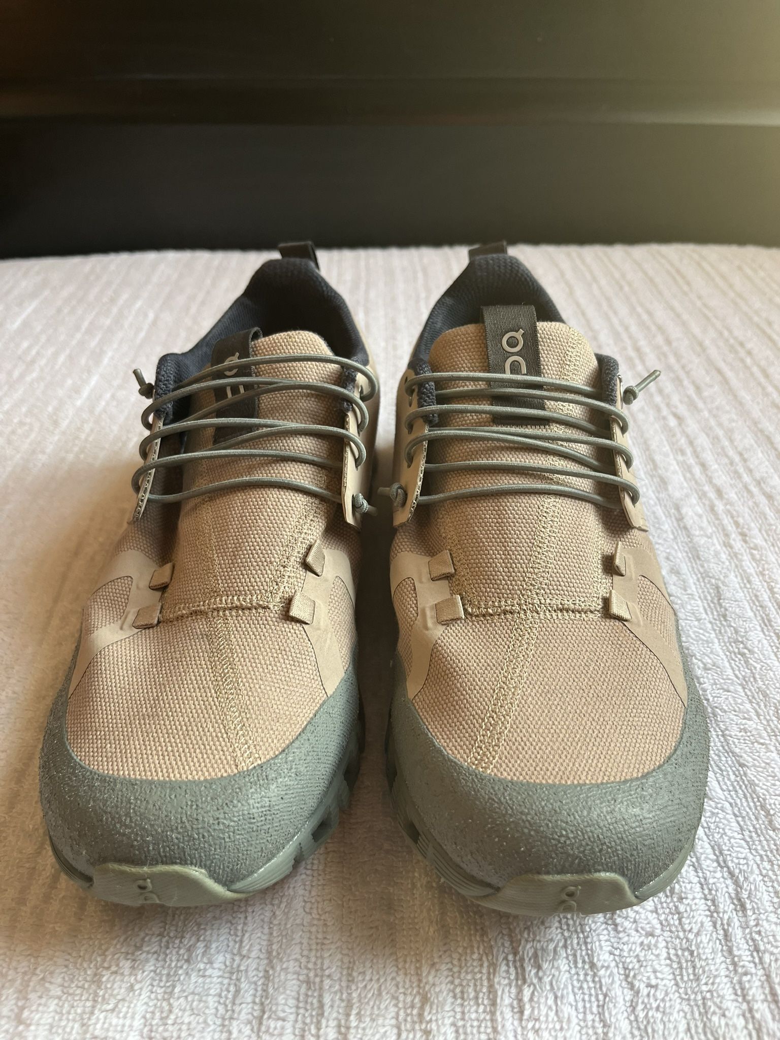 On Cloud Women’s Shoes Size 9.5