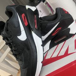 NIKE AIR MAX - Women’s 