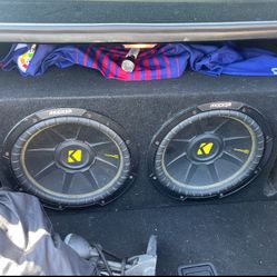 SubWoofers 12” Kickers 