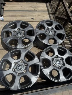 5 Bronco Rims Set & 1 Tire