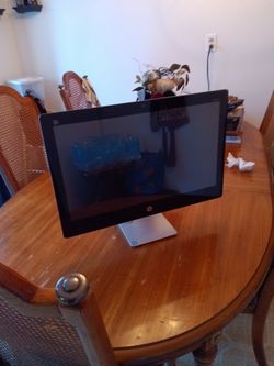 HP Computer Monitor 