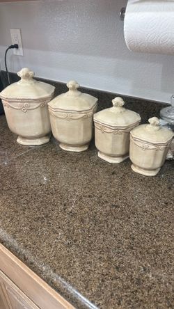 Food containers