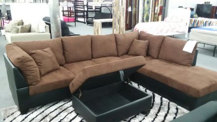 Sectional w/storage ottoman