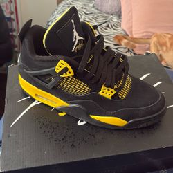 Jordan 4 Yellow Thunder 