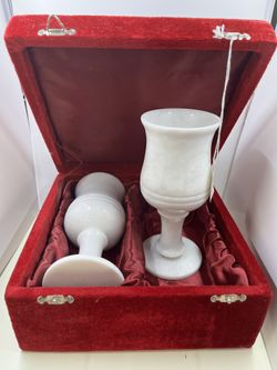 set of 2 Natural White stone POSSIBLY Marble Onyx Goblets in a case