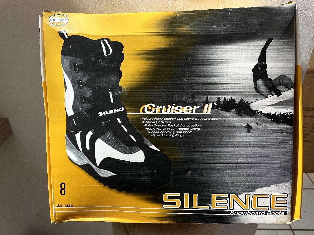 Silencer Cruiser II Snowboarding Boots SIZE 8