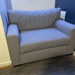 Couch / Loveseat 