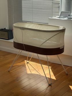 SNOO Bassinet (Needs Repair)