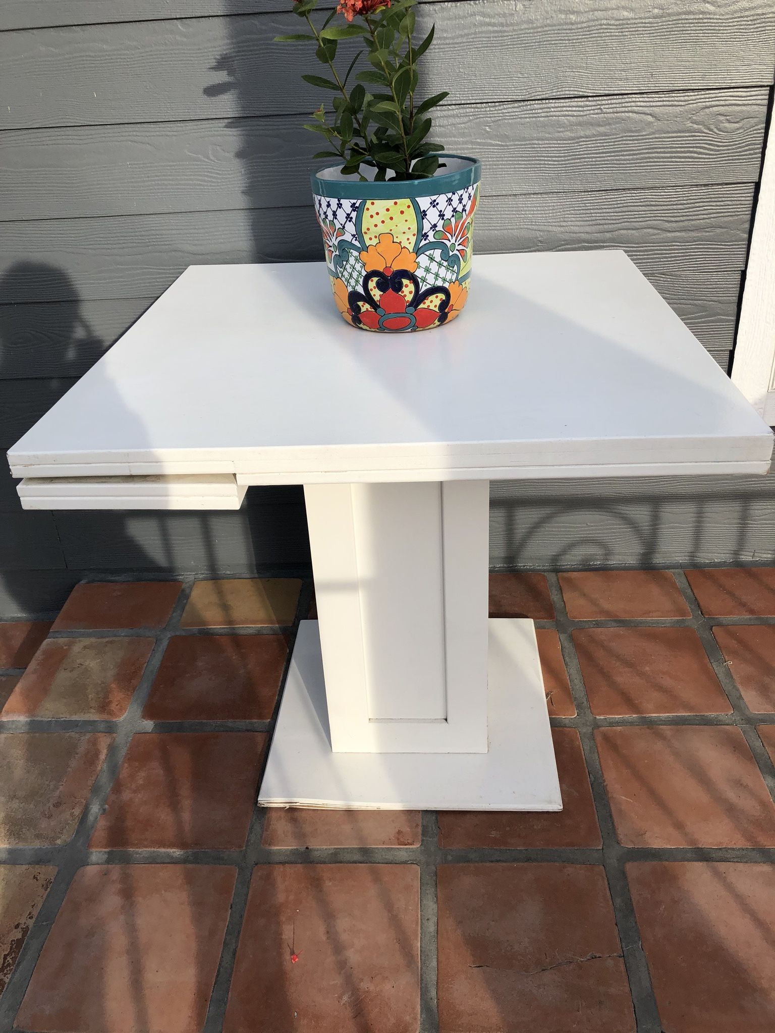 FREE 2 Tables That Can Be Made Into One!