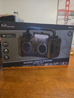 Realtree Rugged Jobsite Bluetooth Speaker with LED Lights