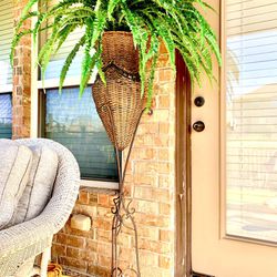 6’ft indoor/outdoor FERN DECOR w Stand(great SHAPE & CONDITION:10/10)(read💥💥💥)