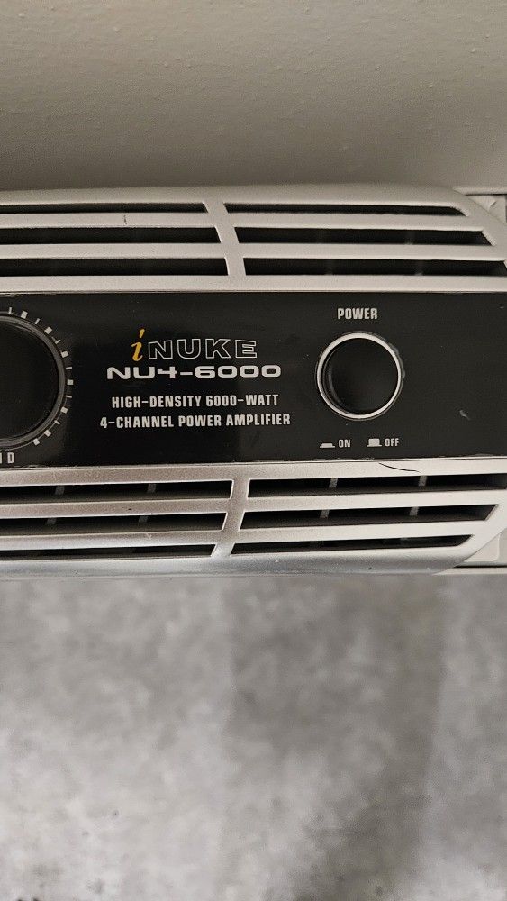 Behringer Nu4-6000 Amplifier