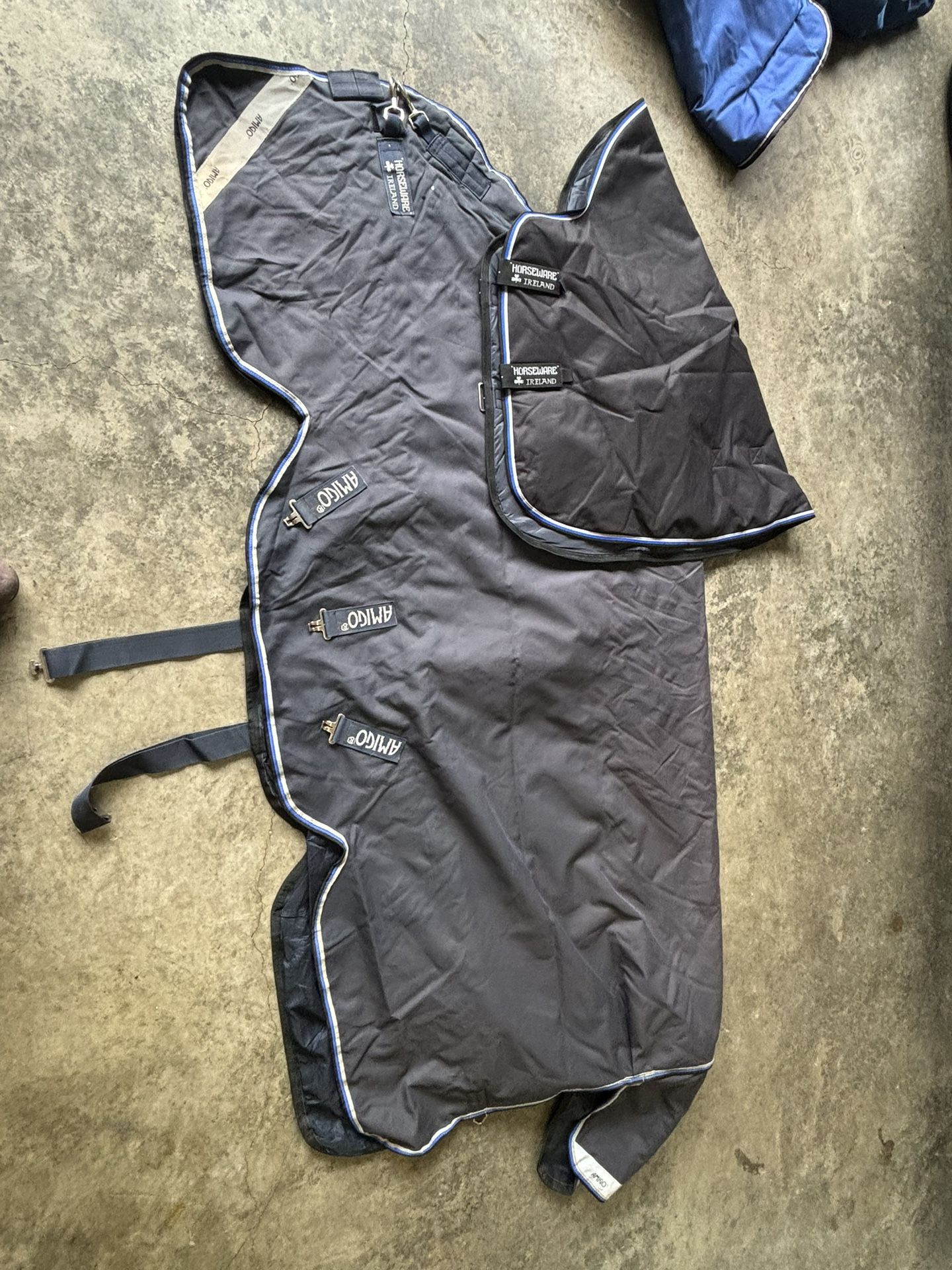 Weatherbeeta 81” With Hood