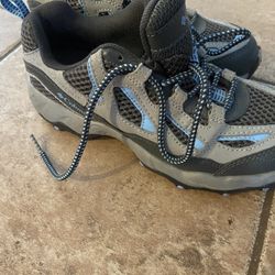 Womens Columbia hiking shoes size 6