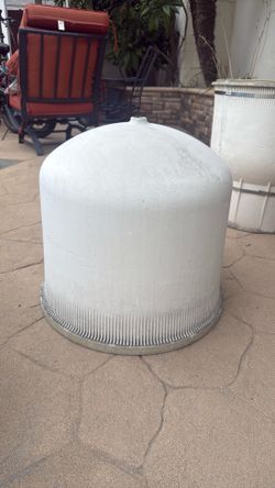 48. Pool filter top. 48. Pool filter top.
