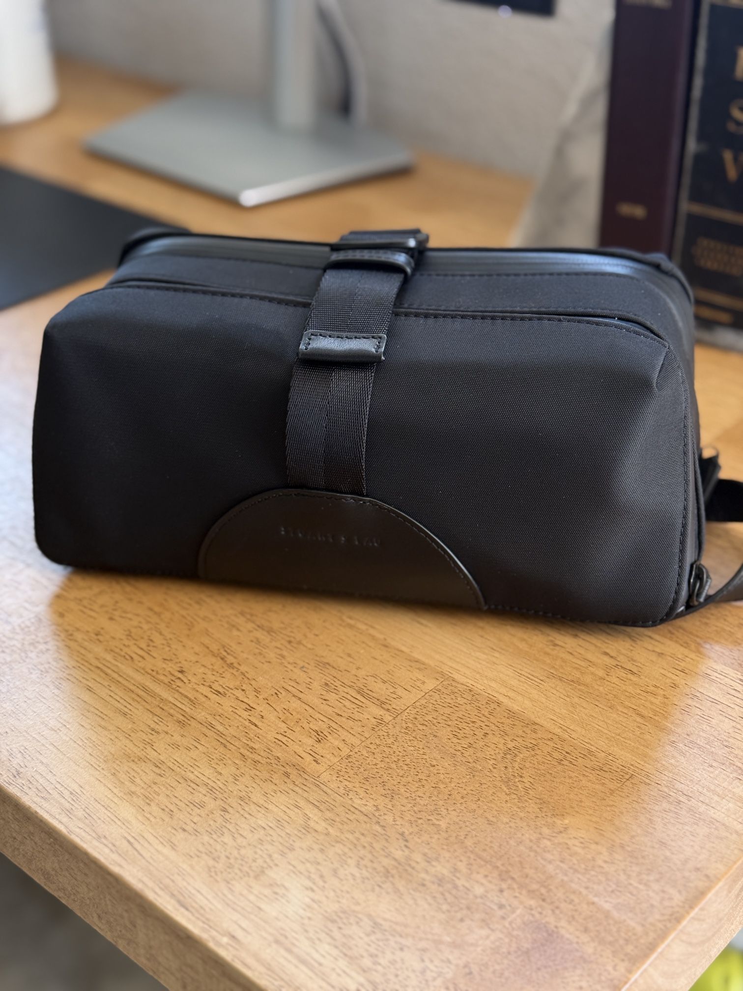 Stuart & Lau Doppler Kit toiletry bag (Black) NEW