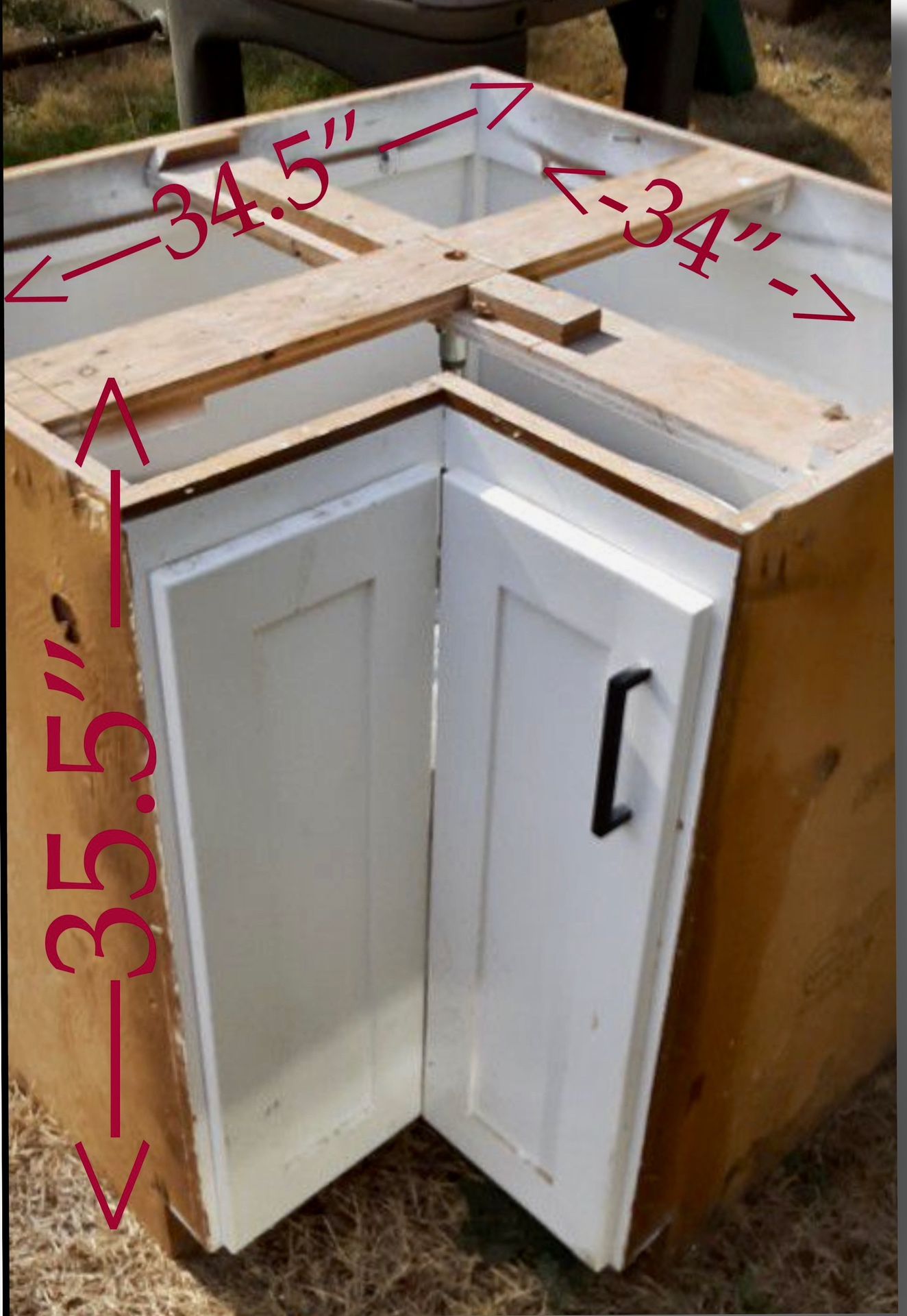 Lower Corner Cabinet W/lazy Susan