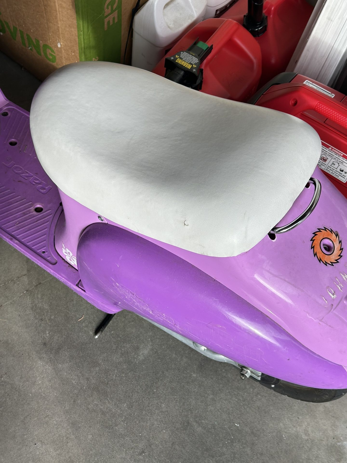 Razor Electric Moped Vespa Scooter New Batteries Works Great for Sale