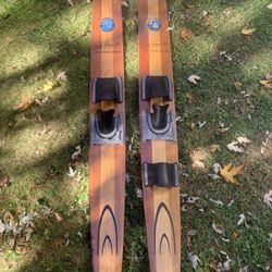 Dick Pope Jr Waterskis