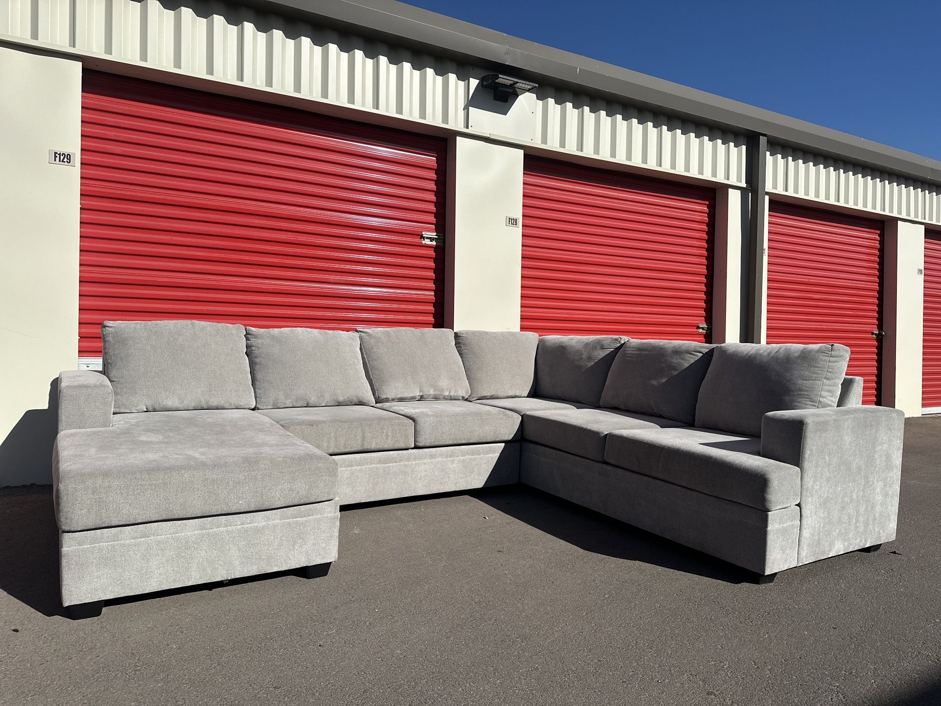 Large Light Gray 3-piece Sectional Couch/sofa With Chaise - Living Spaces