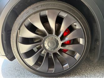 PAIR of 275/35/21 Michelin Pilot Sport All Season 4 TO Acoustic 103W - 4/32”. Also selling 295/35/21 -1/32”