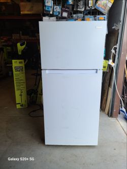 Vissani 14.2 cu.ft. top freezer refrigerator