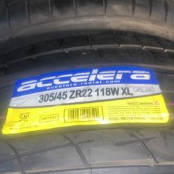 BRAN NEW TIRES 305/45 ZR22