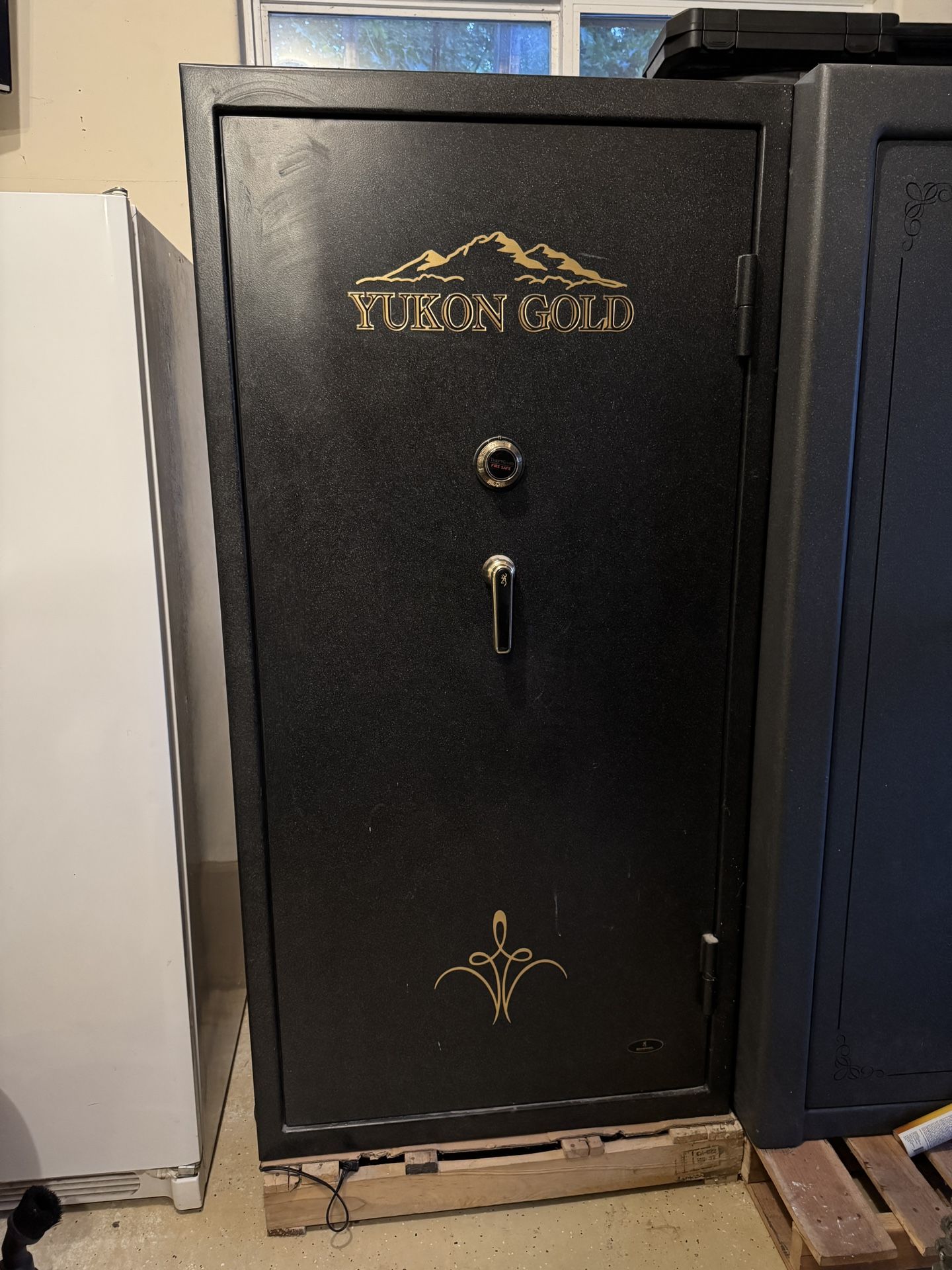 Yukon Gold Safe 72” 