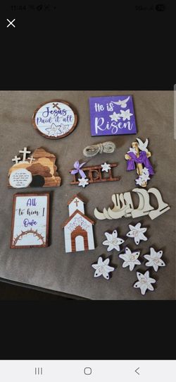 Lot of wood carved pieces all