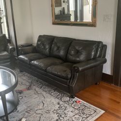 100 Percent Leather Built On Flex steel 2 Couches 2 Chairs 