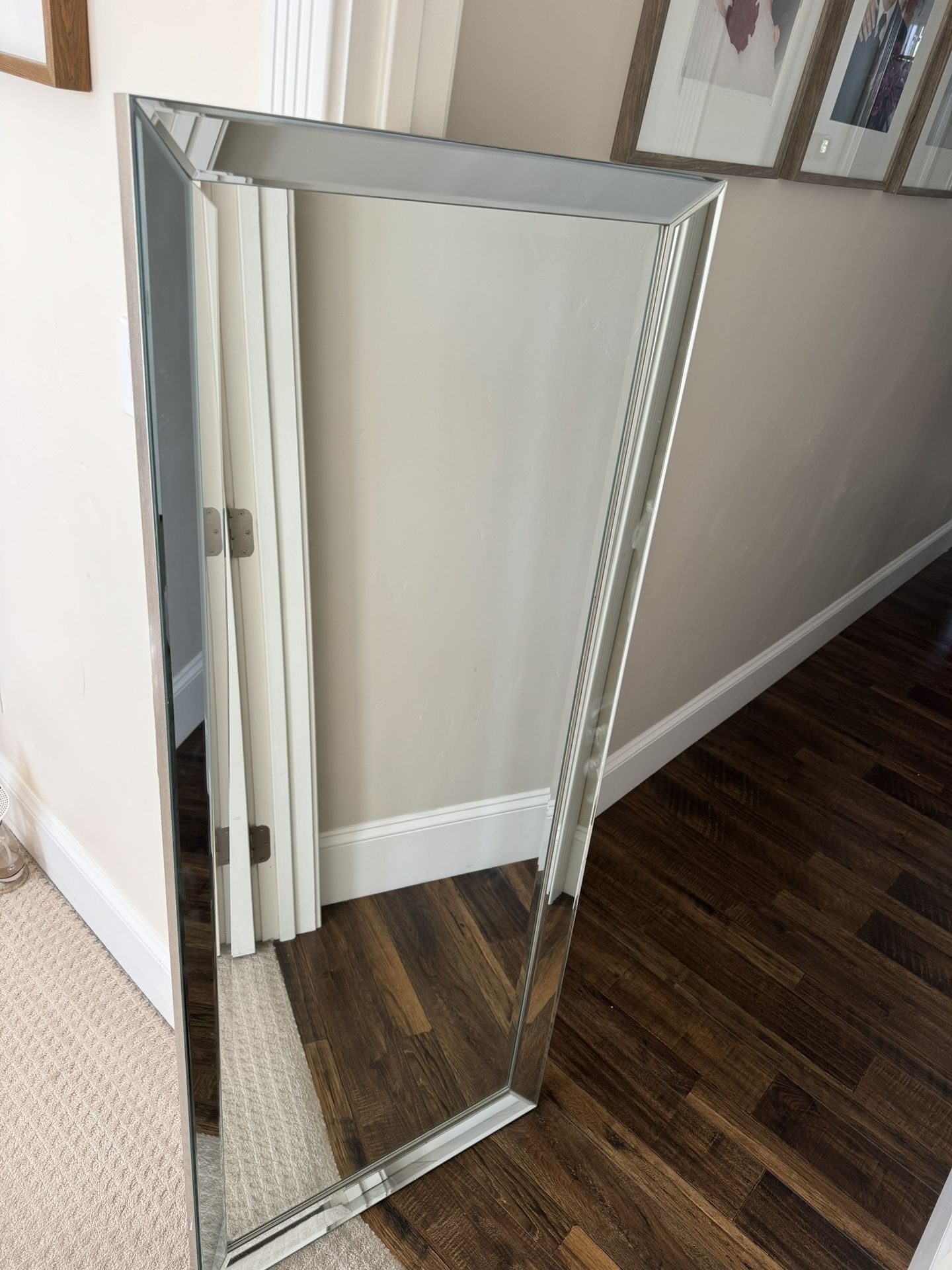 Full-size mirror