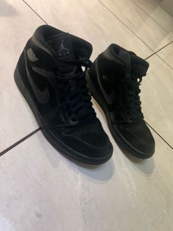 Sneakers size 8.5 male