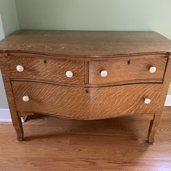 Dresser - Adorable - Vintage - Oak
