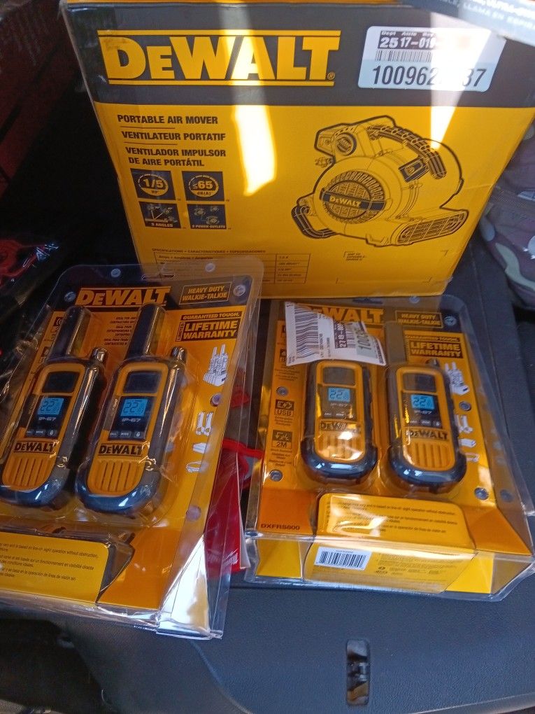 DeWalt Walkie Talkie
