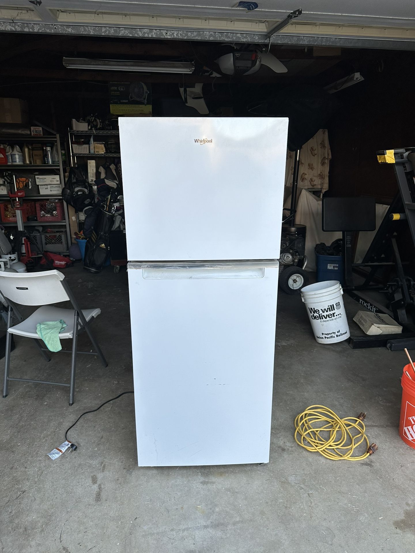Refrigerator With Top Freezer