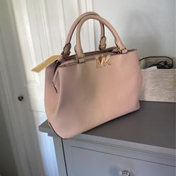 Micheal Kors Purse 