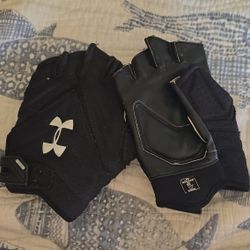 Large Under Armour Exercise Gloves