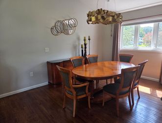 National Mt. Airy Dining Room Table and Chairs