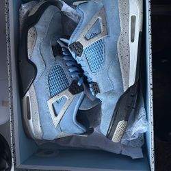 Air Jordan Retro 4 university blue