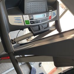 Weslo Cadence WLTL29615 G5.9i Folding Treadmill for Sale in Arcadia CA OfferUp