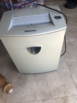 Fellowes Paper Shredder