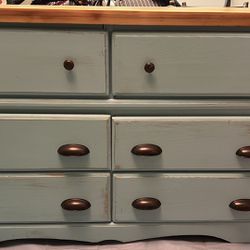 Cedar Six Drawer Dresser, Distressed 