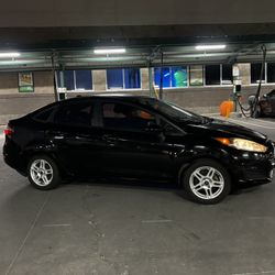 2017 Ford Fiesta