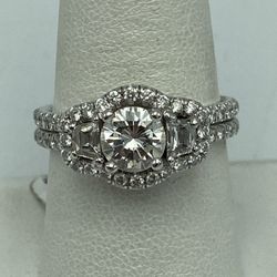 18kt White Gold 2.40cttw Natural Diamond Ring