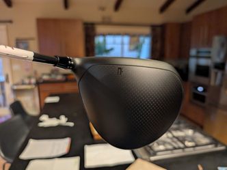 Cobra DS-Adapt LS driver 9 degrees mint