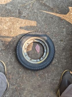 Vespa 5 lug rim with tire