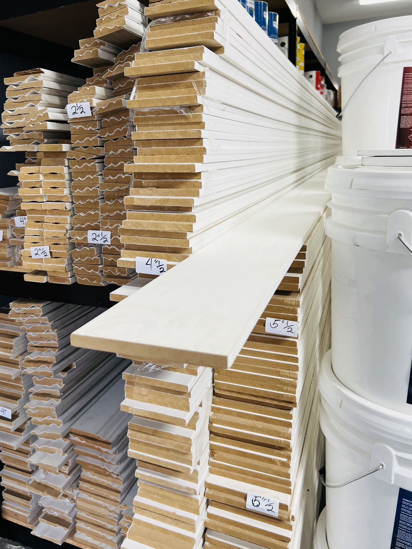 MDF Baseboard Primed / Molduras 3 1/2 $0.68 