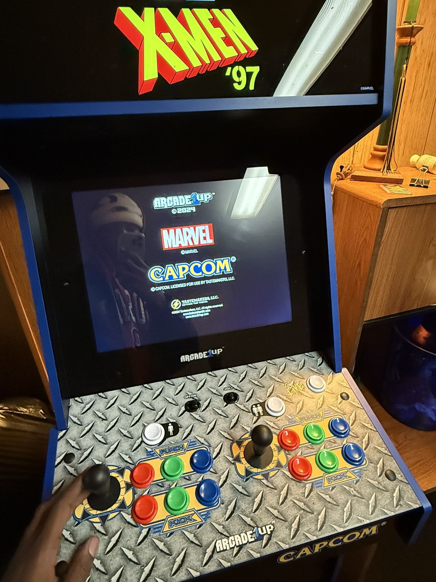 Arcade1Up Marvel Vs. Capcom 2 X-Men '97 Edition Deluxe Arcade